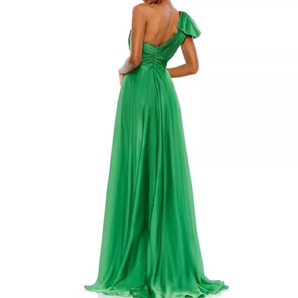 Mac Duggal Women's Pleated One Shoulder Chiffon Gown - Picture 2 of 6